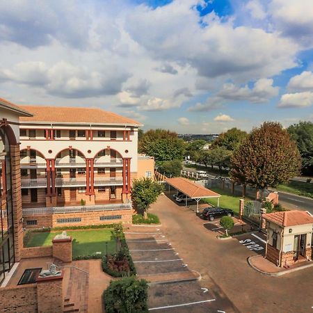 Westay Timessquare Apartments Sandton Bagian luar foto