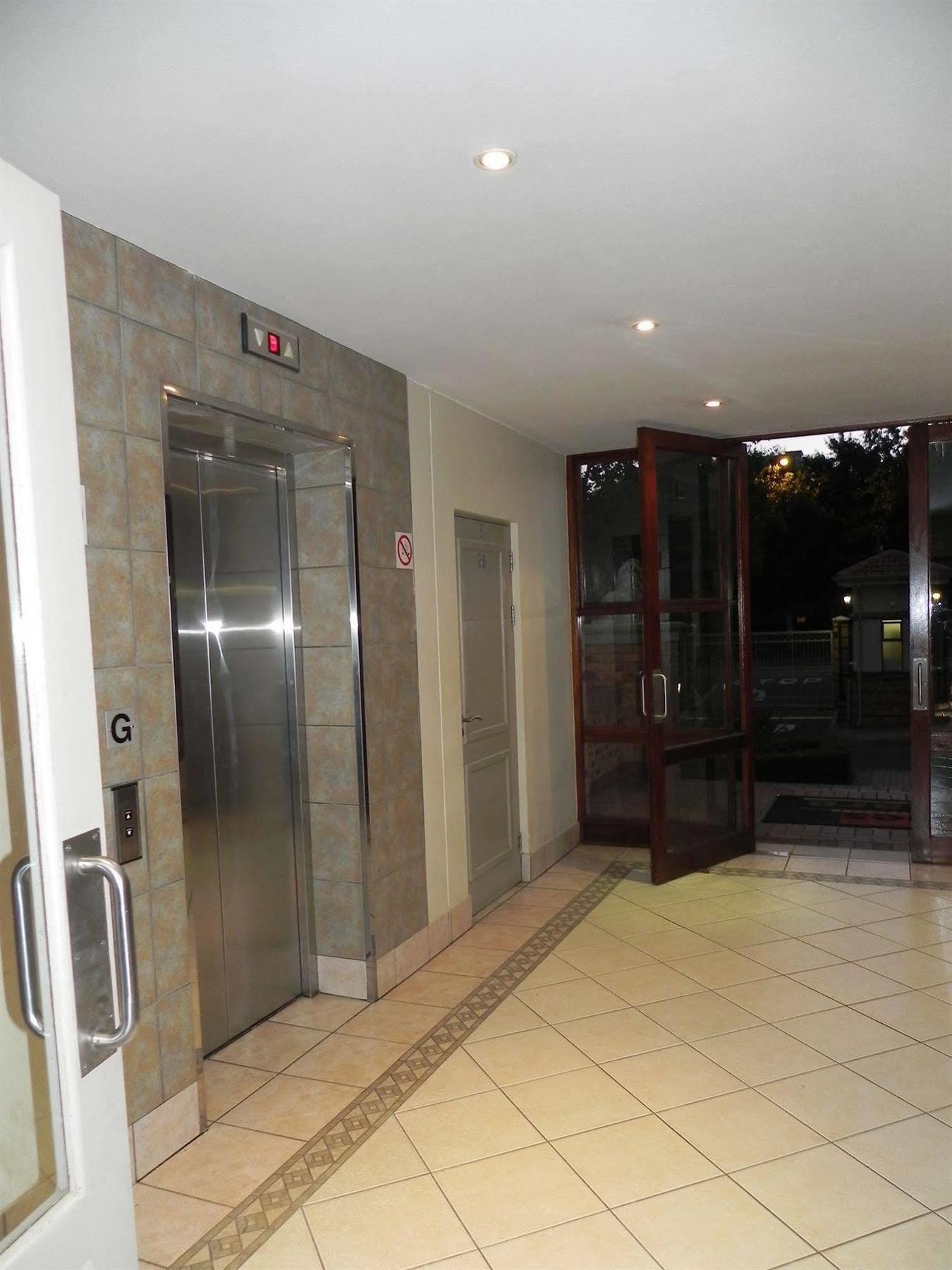 Westay Timessquare Apartments Sandton Bagian luar foto